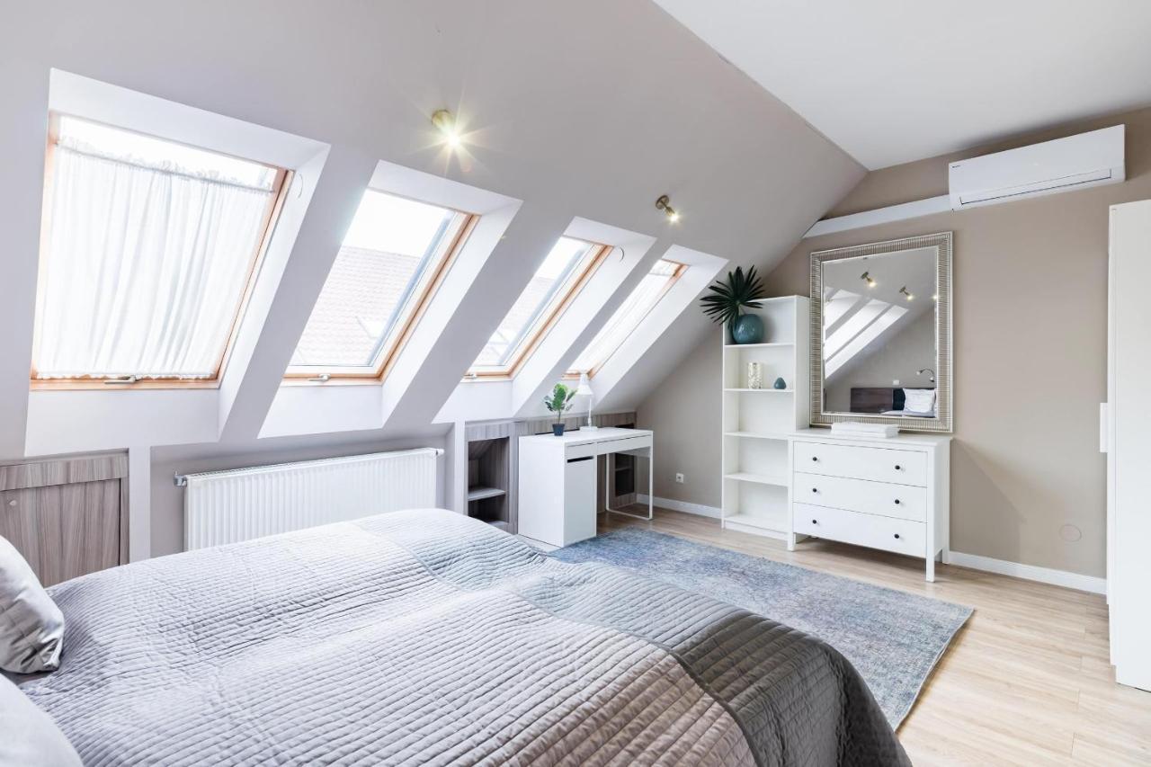 Sunny And Central Penthouse With Private Garage Будапеща Екстериор снимка